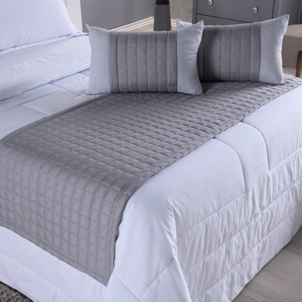 KIT PESEIRA DE CAMA COPACABANA 5 PEÇAS COM ALMOFADAS