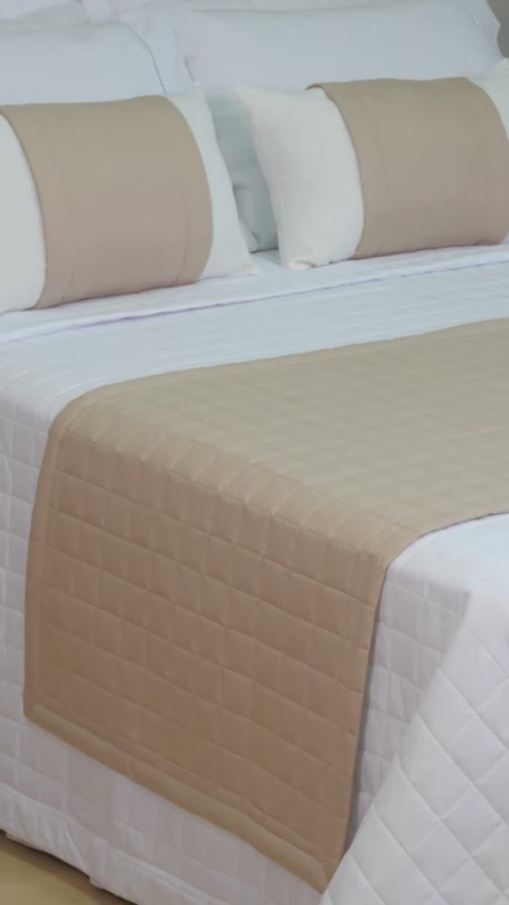 KIT PESEIRA DE CAMA COPACABANA 5 PEÇAS COM ALMOFADAS